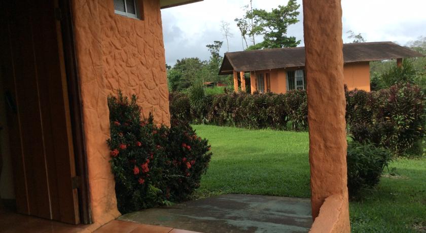 Cabinas Los Guayabos Hotell La Fortuna Rom bilde