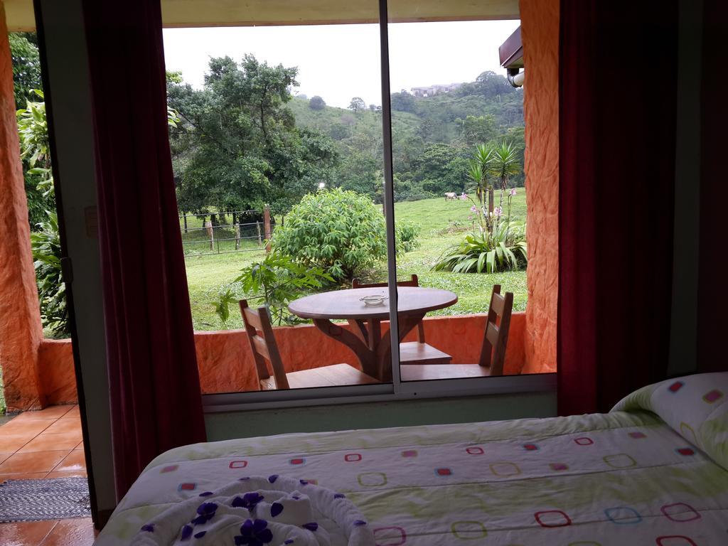 Cabinas Los Guayabos Hotell La Fortuna Rom bilde