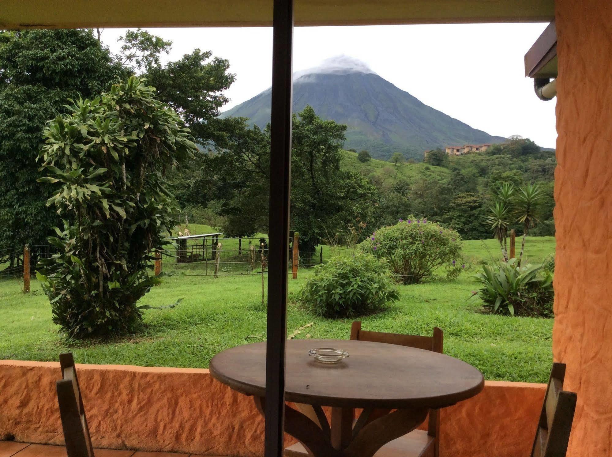 Cabinas Los Guayabos Hotell La Fortuna Eksteriør bilde