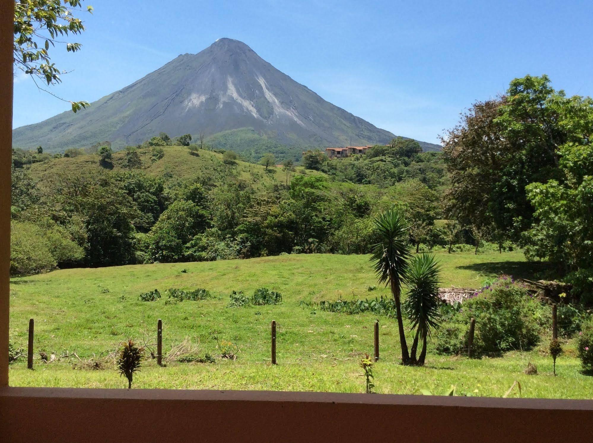 Cabinas Los Guayabos Hotell La Fortuna Eksteriør bilde