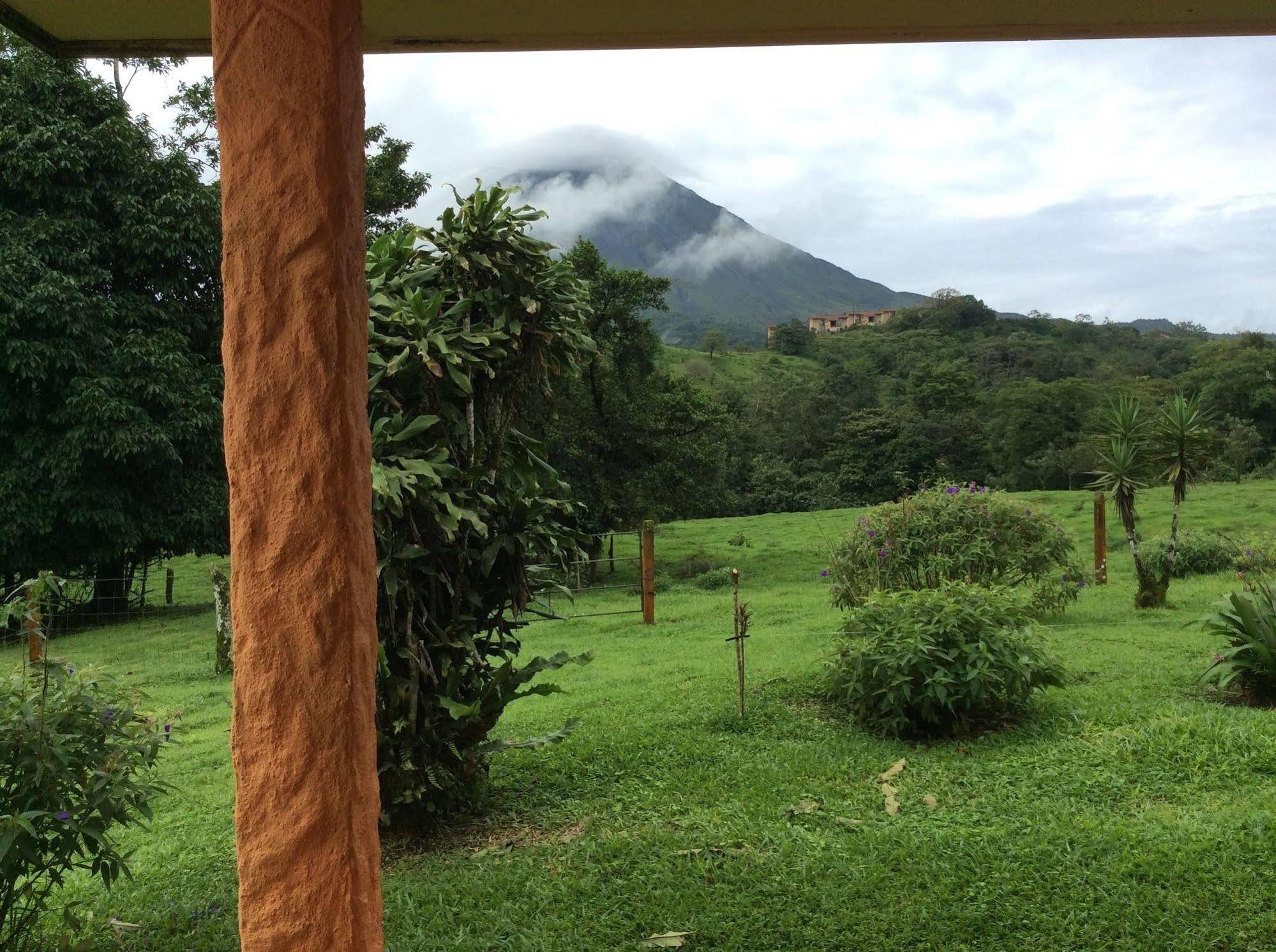 Cabinas Los Guayabos Hotell La Fortuna Eksteriør bilde