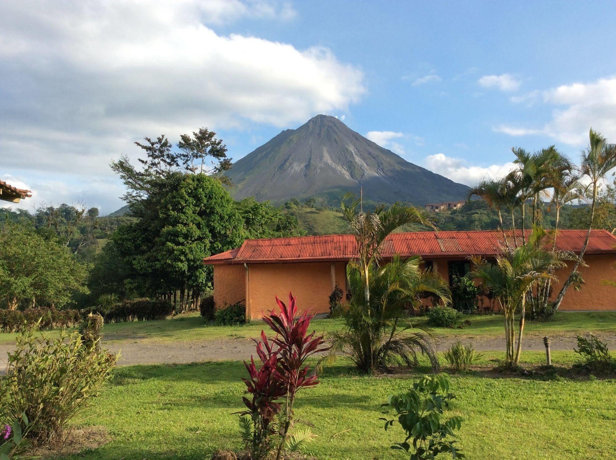 Cabinas Los Guayabos Hotell La Fortuna Eksteriør bilde